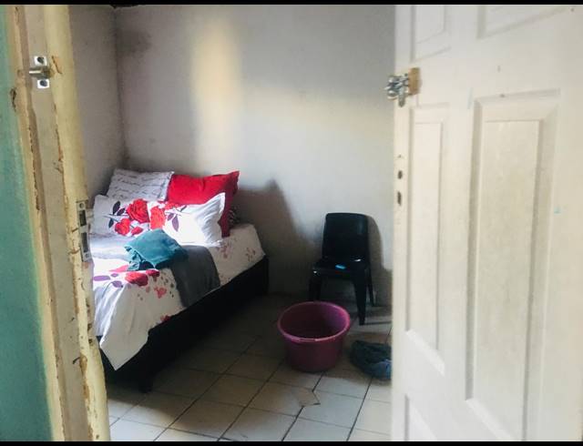 3 BEDROOM FREEHOLD FOR SALE IN MANDELA PARK